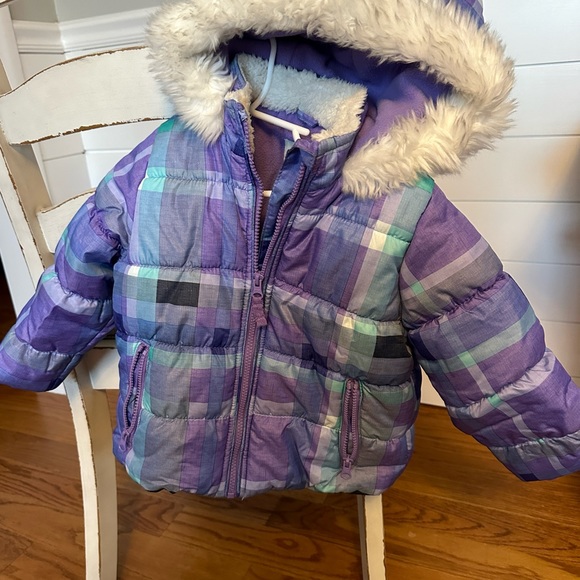 Oshkosh girls size 4 winter coat - Picture 1 of 2
